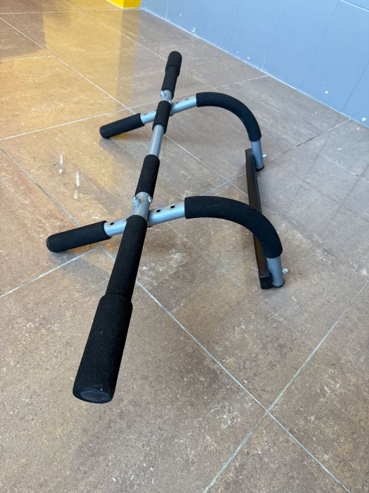 Pull-up bar431549214569932801
