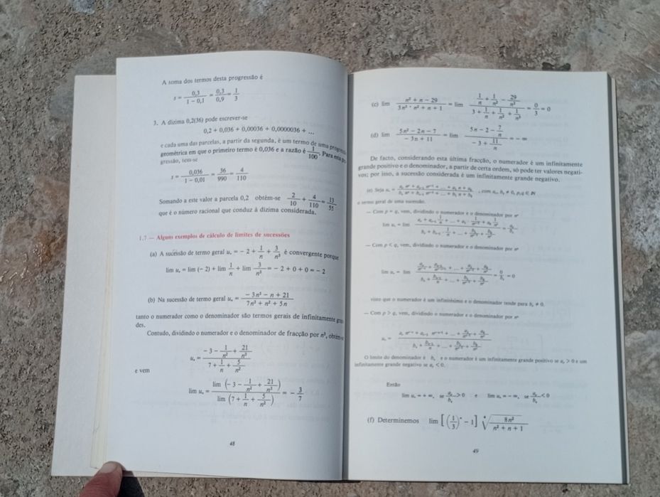 manuais escolares de Matemática destinados ao 11.º ano de escolaridade (antigo 2.º ano complementar)