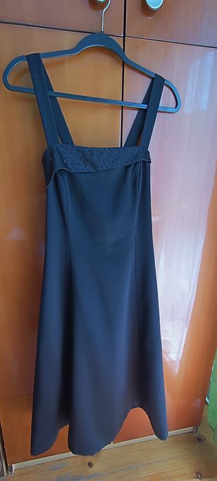 elegancka czarna sukienka MIDI, r. 44
