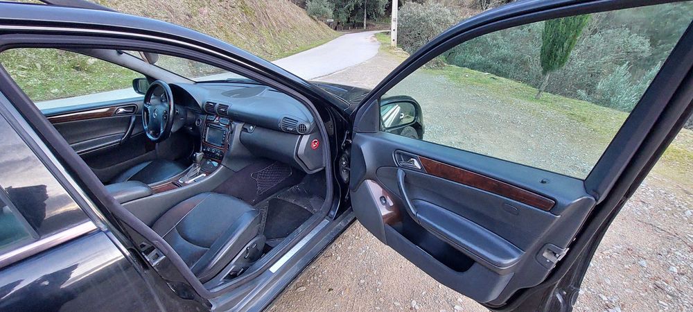 Mercedes-Benz c220 cdi Elegance 143cvs 2002 cx Automática