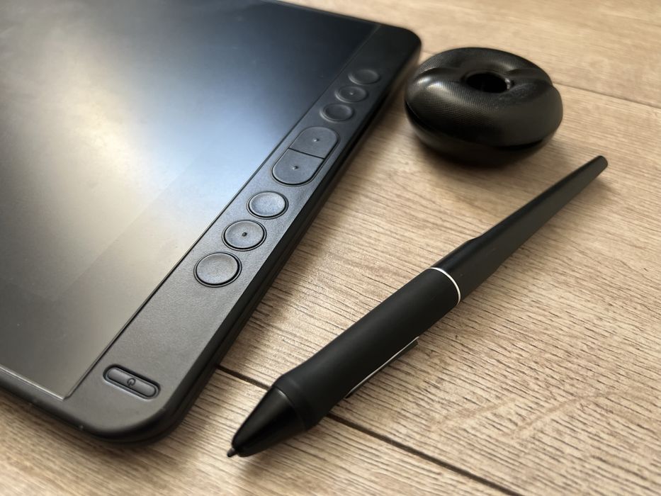 Tablet graficzny ekranowy Huion Kamvas 13 • Komplet • Dodatki USB-C / Folia