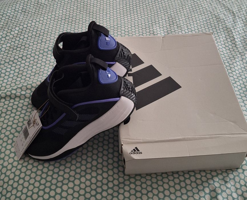 Tenis Adidas novos