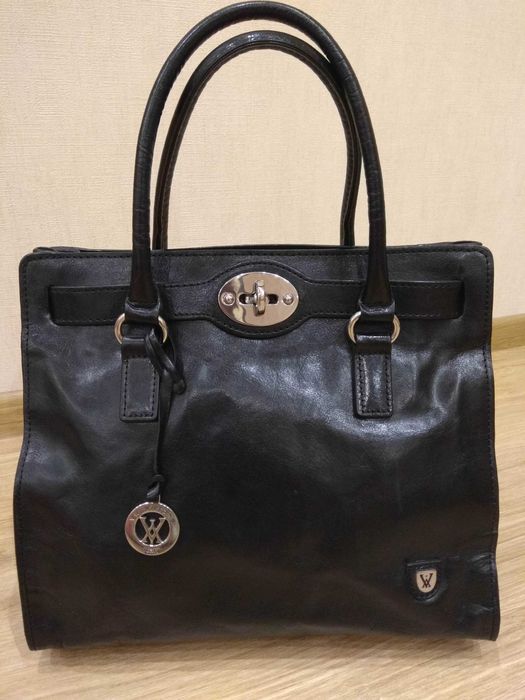 Итальянская кожаная черная сумка Via Victoria