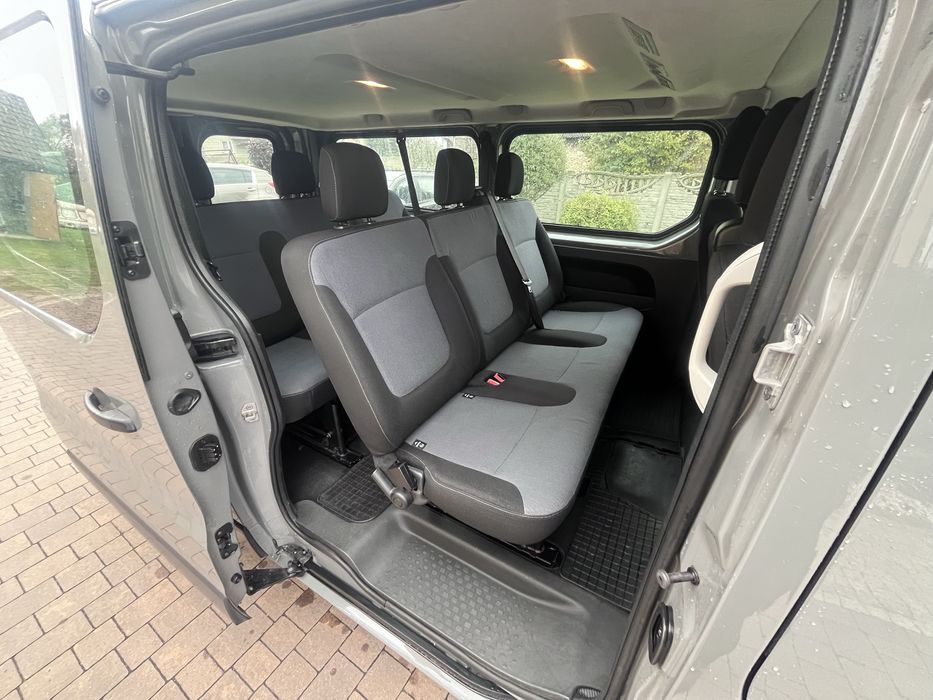 Wynajem busa 9 osbowego wynajem busów