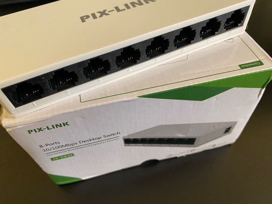 Nowy Switch 8 portowy 10/100Mbps