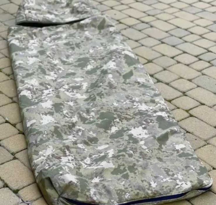 Утеплённый спальный мешок