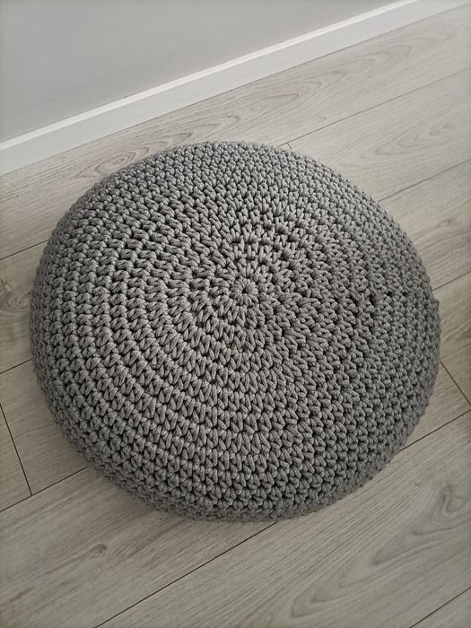 Pufa ręcznie robiona sznurek duża