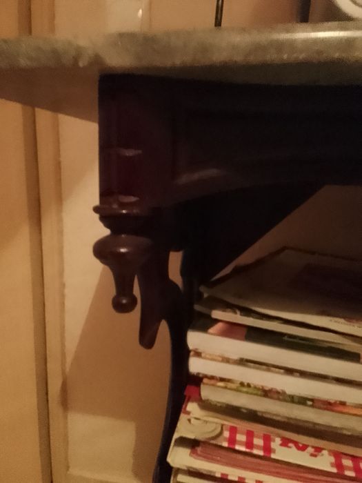 Móvel muito antigo em óptimo estado