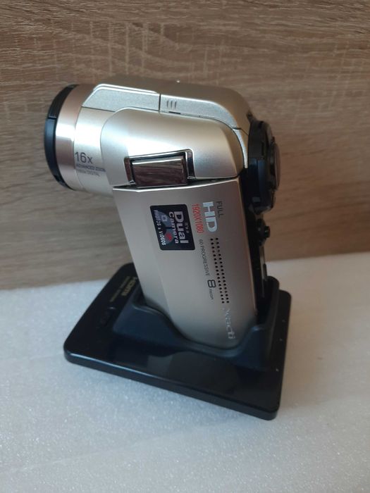 Відеокамера SANYO Xacti VPC-HD2000