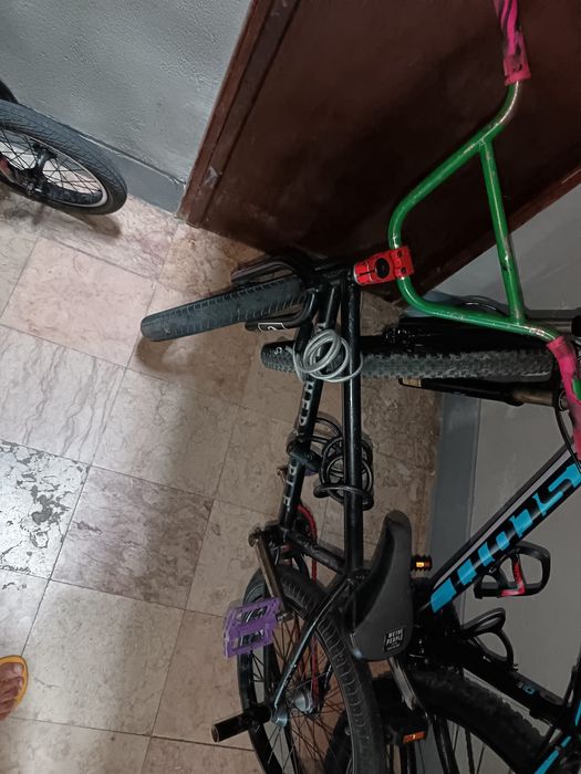 Vendo 2 bmx uma roda 20 e outra roda 16 pra desocupar  300 euros as duas