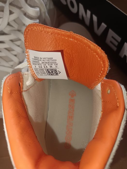Tênis de coleção converse versão bugs bunny
