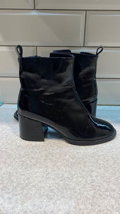 Напівчоботи ботінки шкіряні лаковані