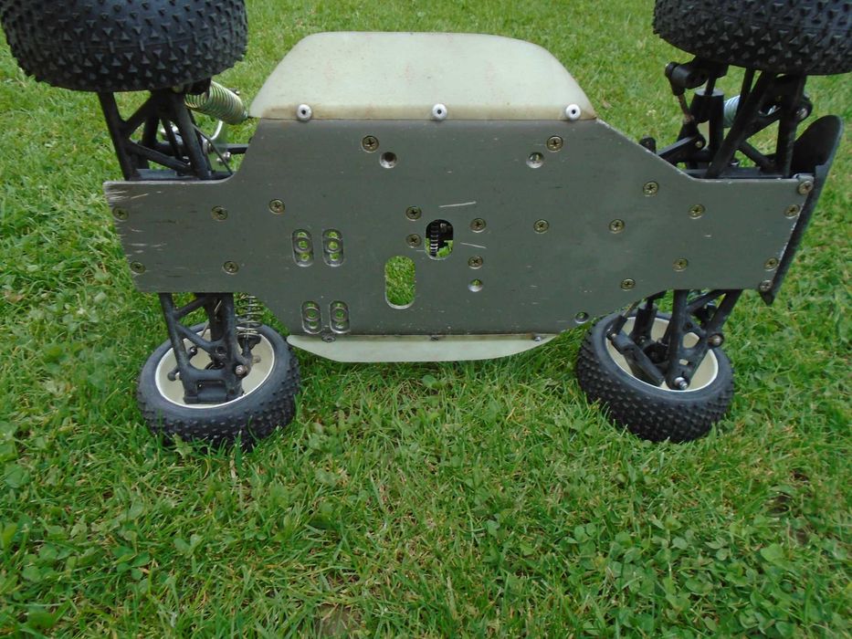 Podwozie Spalinowe Graupner NITRO 1:8 4WD Model RC