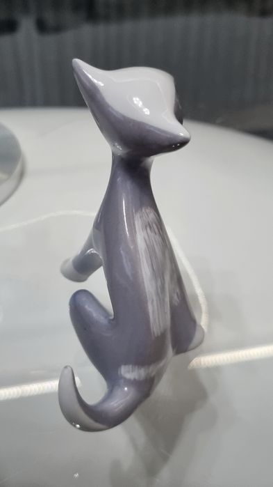 Sygnowana figurka Kotek mały Z. Kosicka Ćmielów, lata 50.