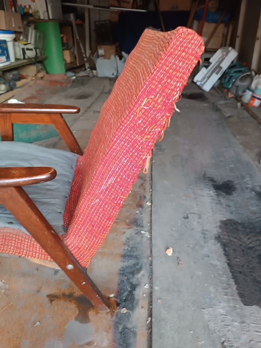 Продам крісла під реставрацію 2500 шт