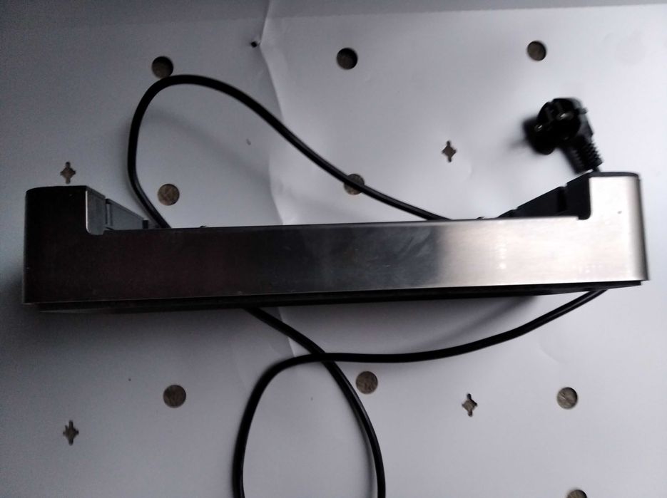 гриль  домашній-пускові кнопки-штекера проводка-двигун із крильчаткою.