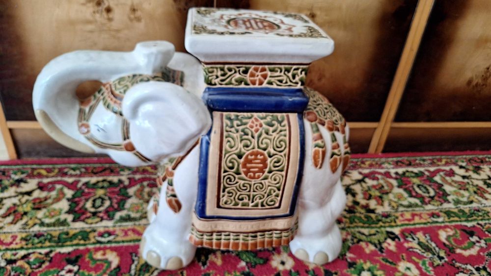 Słoń ozdoba kwietnik ceramiczny