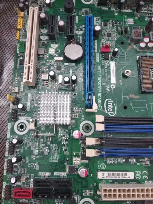 Материнская плата Intel DQ57TM (Socket 1156) для ремонта/запчастей