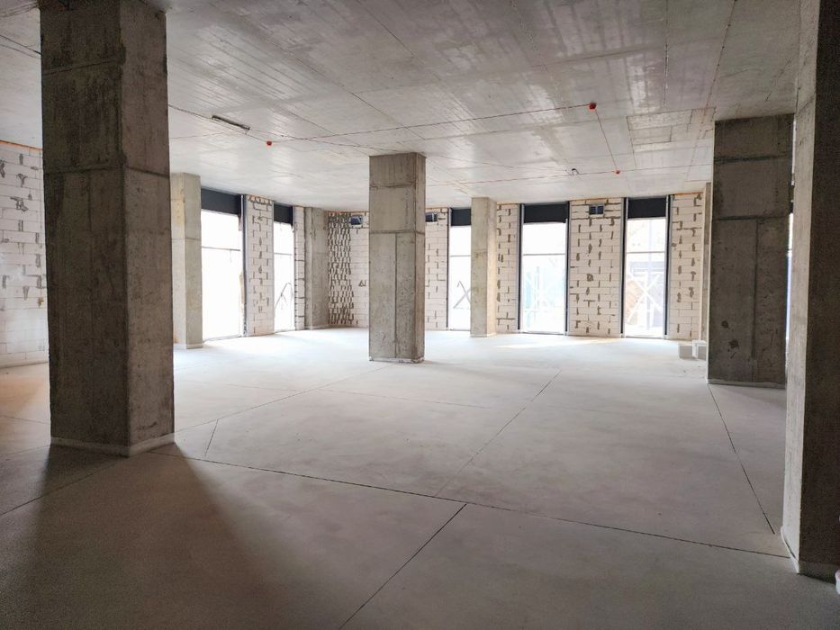 Здам приміщення вільного призначення у центрі міста.286 м2. Власник.