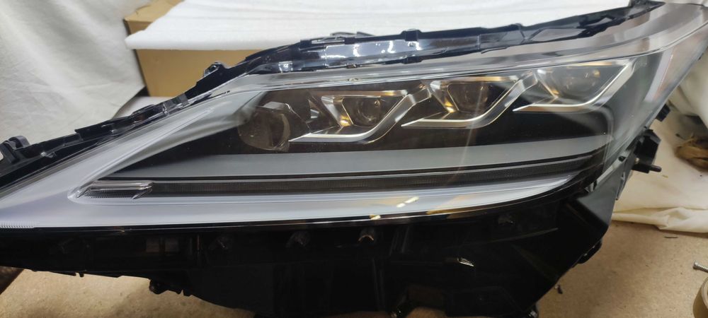 Фара оригинал бу   Lexus RX350h 2019- EU 8118548G00 на 4 ЛИНЗЫ