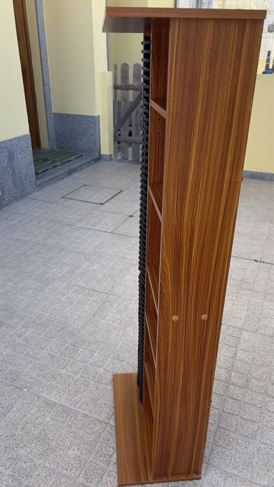 Móvel de sala para CD’s. Usado.