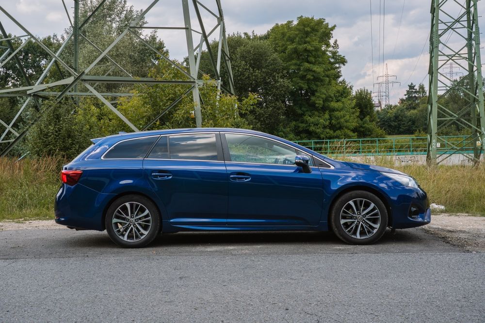Toyota Avensis 2015 2.0 bezyna 153KM T27  + LPG