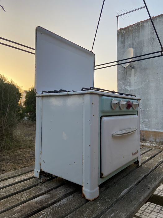 Fogão a Gás Vintage “Presmalt” – Ideal para Restauro