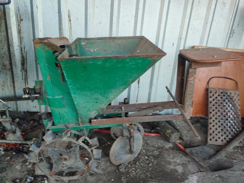 Картоплесажалка до мотоблока