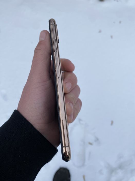 Продам Iphone XS Max