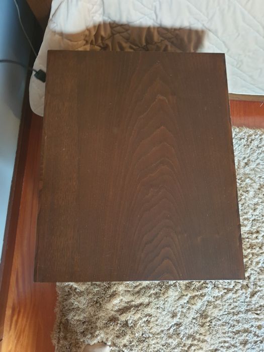 Mesinha de cabeceira madeira maciça