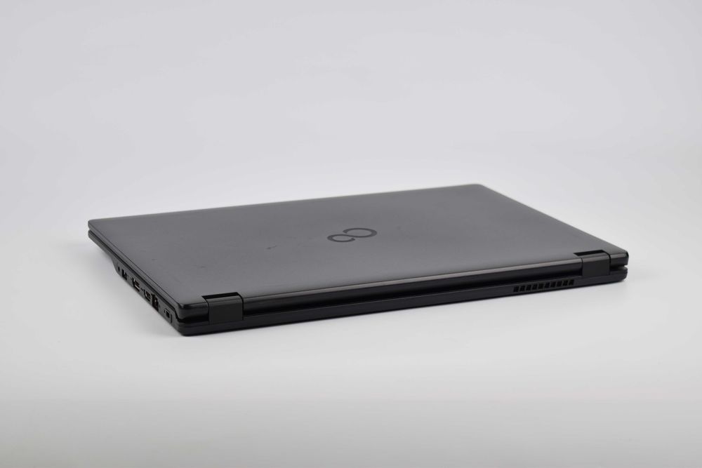 Fujitsu LifeBook E5510 i3-10110U 8/16гб ssd 256/512гб 15.6" Ноутбук