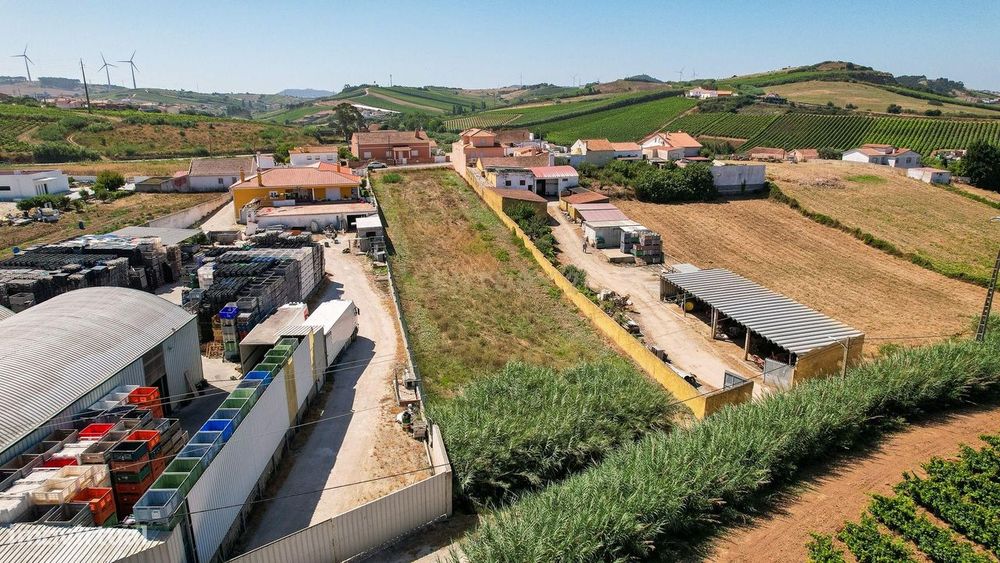 ** Descubra este magnífico Terreno Urbanizável c/2.360 mts2  em Torres — Ventosa, Lisboa