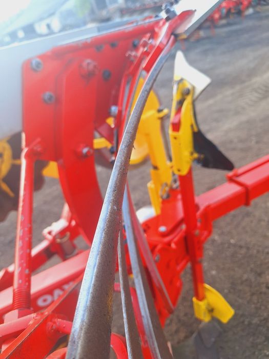 Pług 4 skibowy obrotowy  Pottinger servo 25 ażurowy  Lekki  rama 3+1 lemken kverneland kuhn