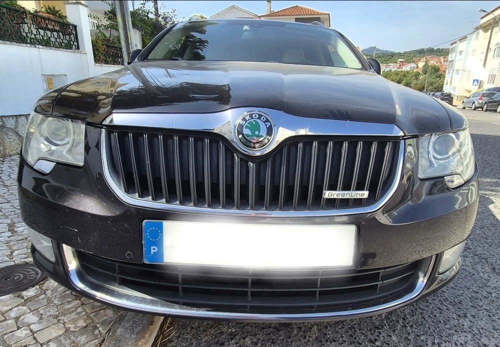 Skoda Superb Break 1.6 T.DI Elegance Greenline em muito bom estado. 
Usado · Abril · 2011 · Negociável