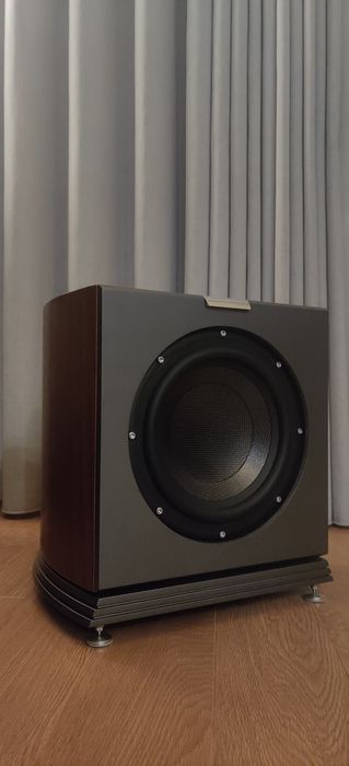 Subwoofer Audiovector R Arreté Walnut 18-180hz PVT 3500