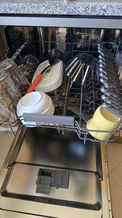 Máquina lavar loiça WHIRLPOOL