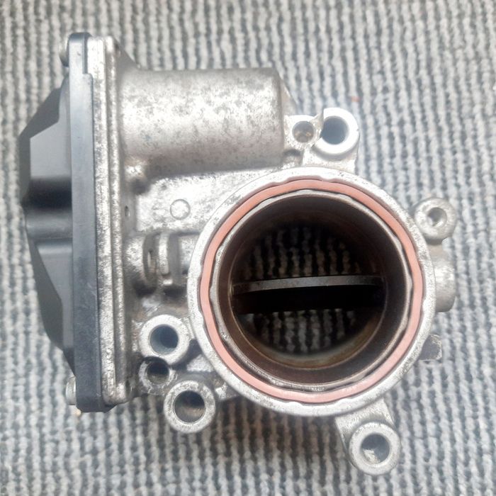 Дроссельная заслонка 03L128063F