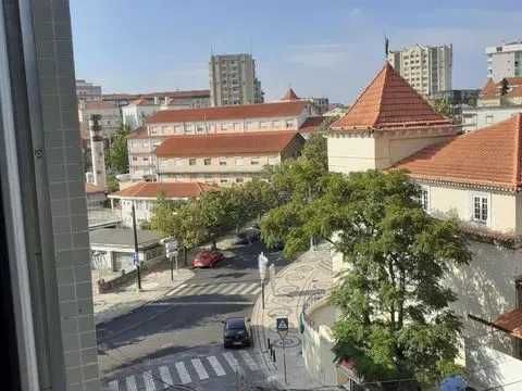 Apartamento t2 no centro de Coimbra, mobilado, elevador e garagem
