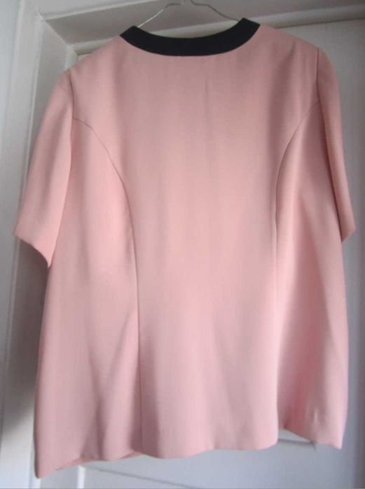 Camisa salmão Aradu´s T50, botões à frente e manga curta
