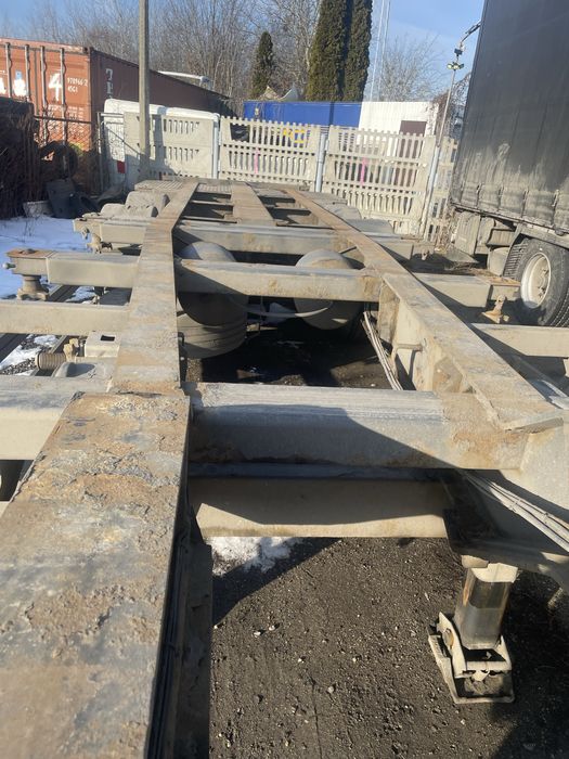 Naczepa kontenerowa Wielton