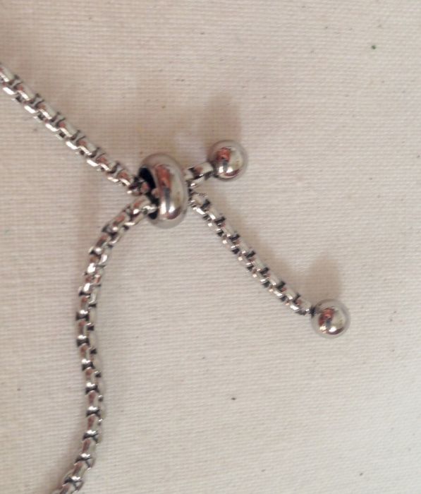 Pulseira em aço inoxidável com design moderno - NOVA