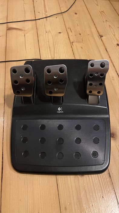Kierownica logitech g27