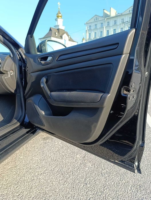 Легковий автомобіль