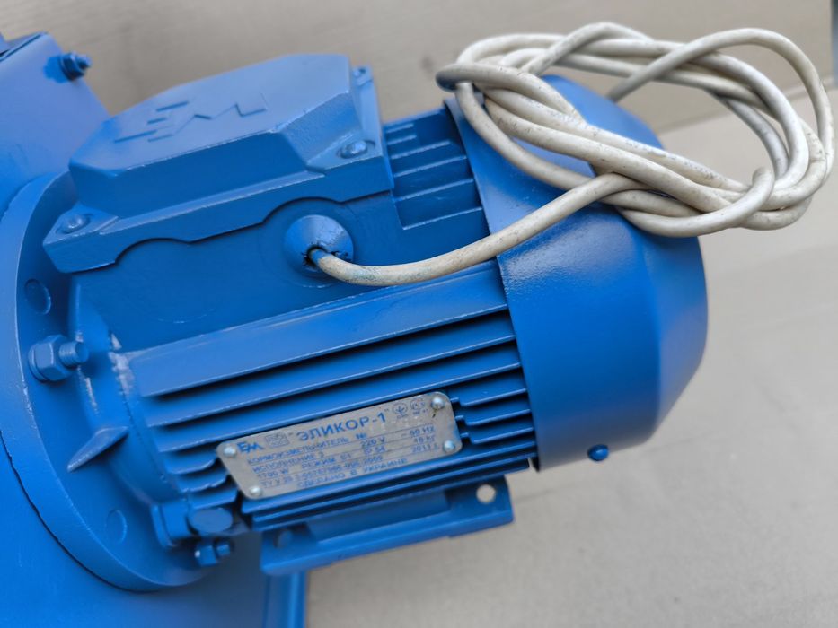 Крупорушка электрическая на 220В