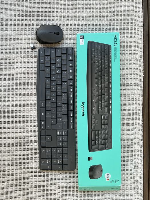 Klawiatura i myszka bezprzewodowa  Logitech MK235