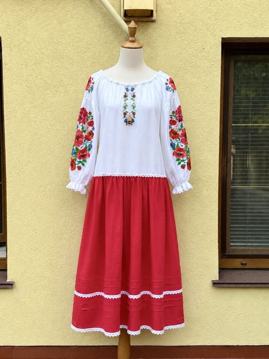 Продам вишиту сукню