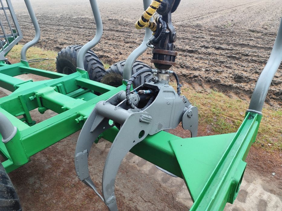 Przyczepa leśna farma 8t