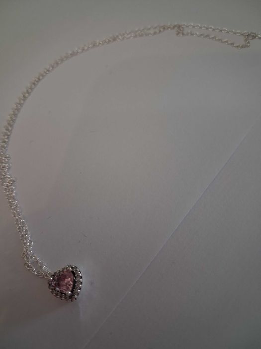 Fio da Pandora com coração cor de rosa