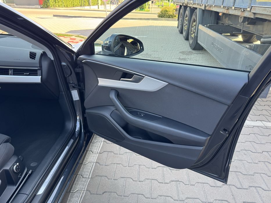 Audi A4 2019 VIN WAUZZZF47KA079169 фото оголошення 14 з 24
