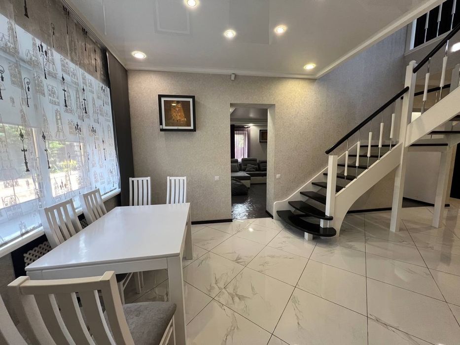 Продам 2х поверховий будинок Ремонт Правый берег